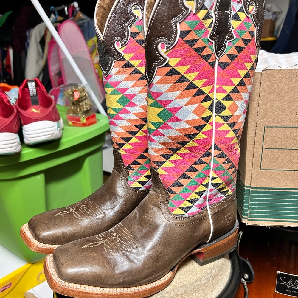 Ariat women’s boots Aztec & Iron